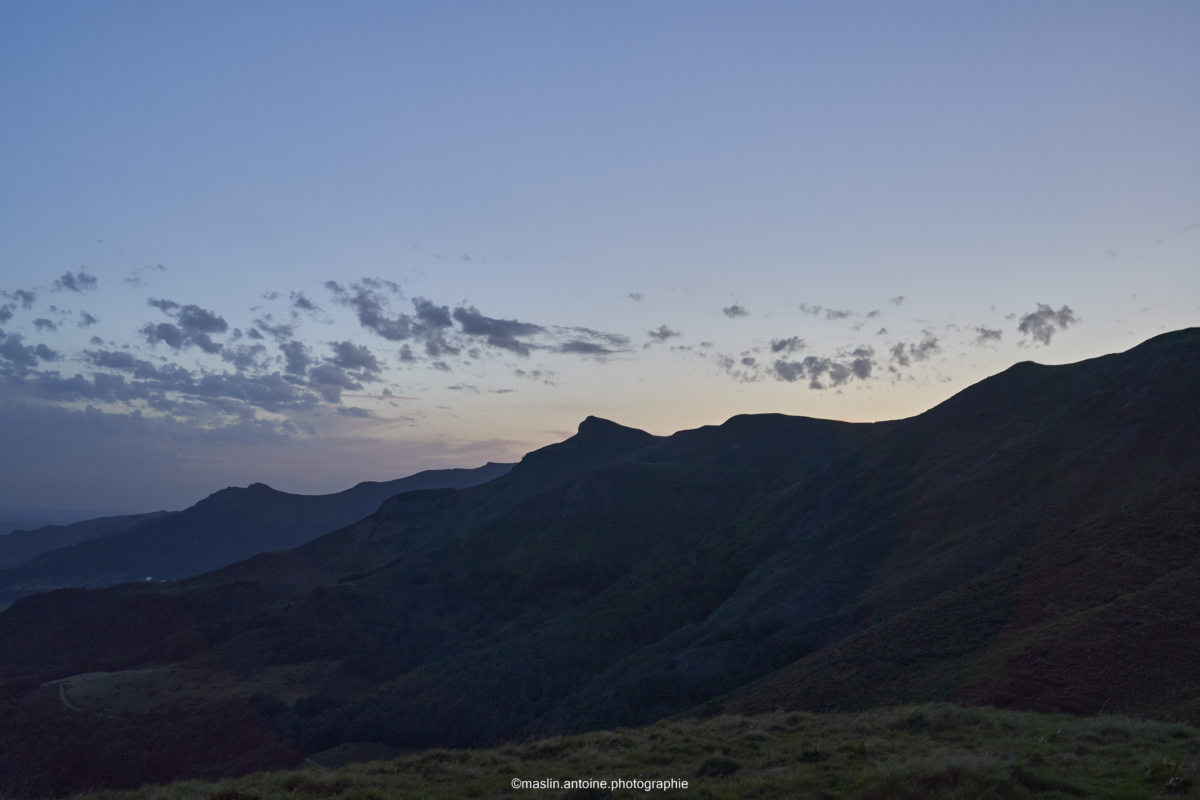 gr400_2023_08_16_AKM8392-1200x800 %page GR400 sur le Volcan Cantalien 
